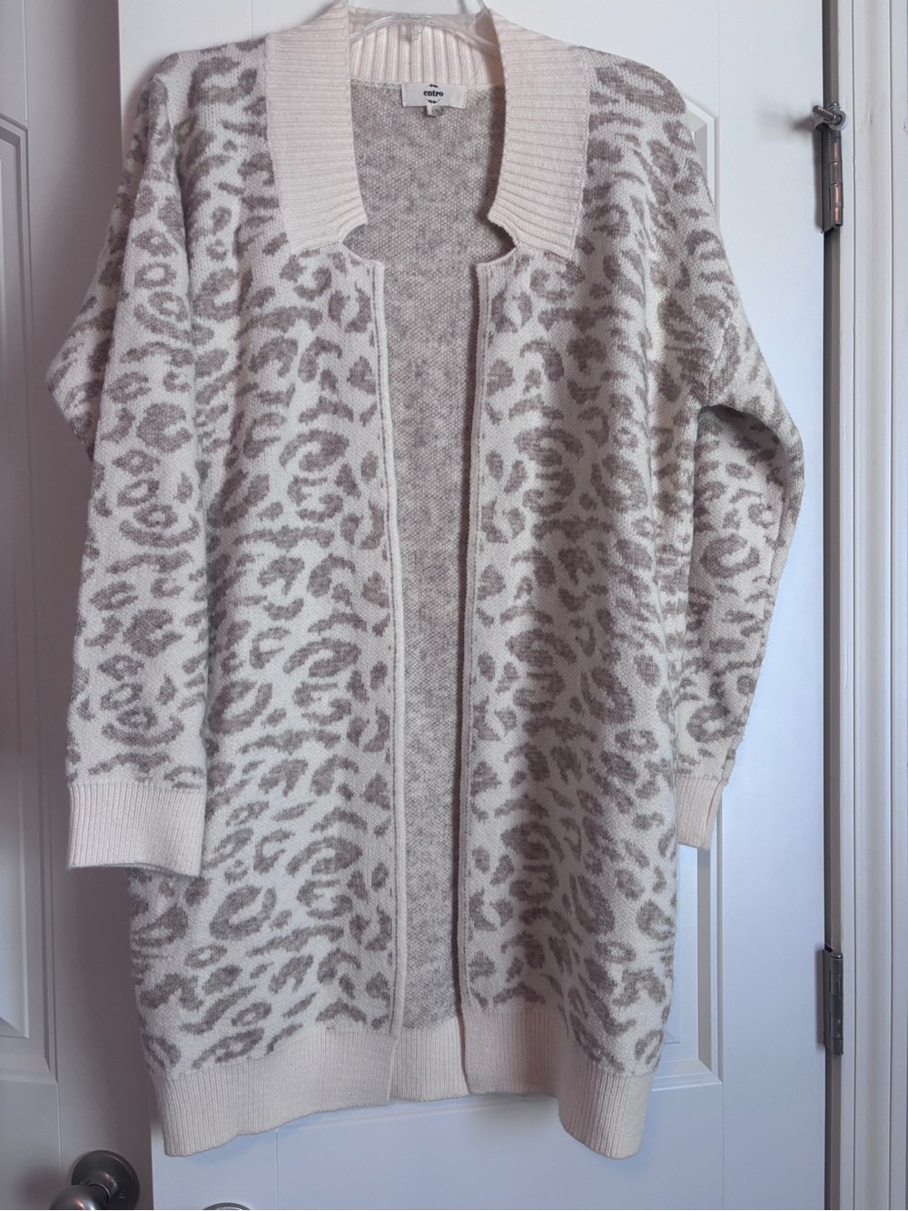 entro Cream and Taupe Leopard Print Open-Front Cardigan